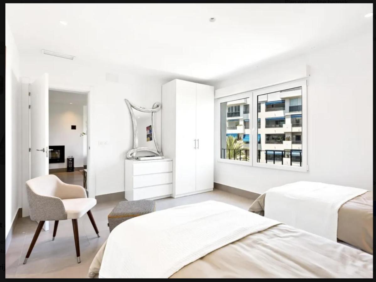 Puerto Banus Luxury Apartment Located In Harbor 马尔韦利亚 外观 照片